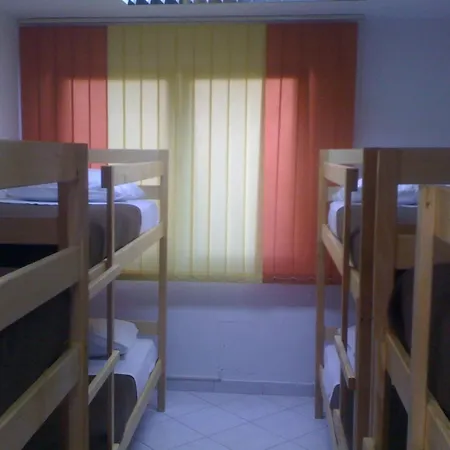 Auberge de jeunesse Amfora *